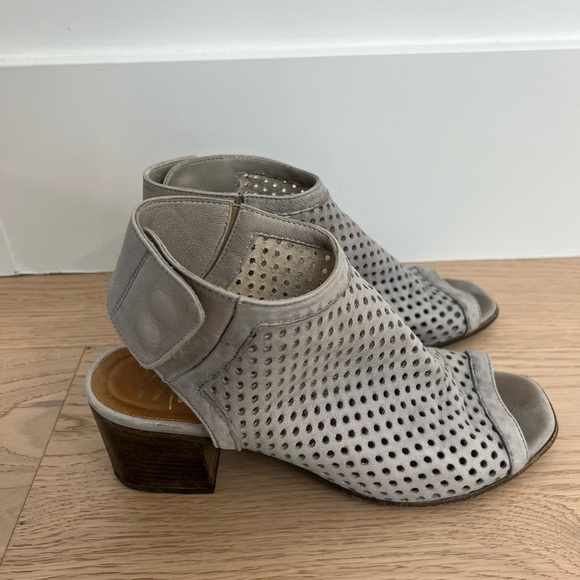 Mimosa Silver/Grey Perforated Open-Toed Sandals - Picture 3 of 7